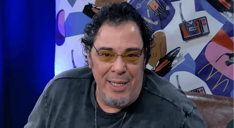 Casagrande aponta atacante que ‘desistiu’ do futebol: “Jogava demais”