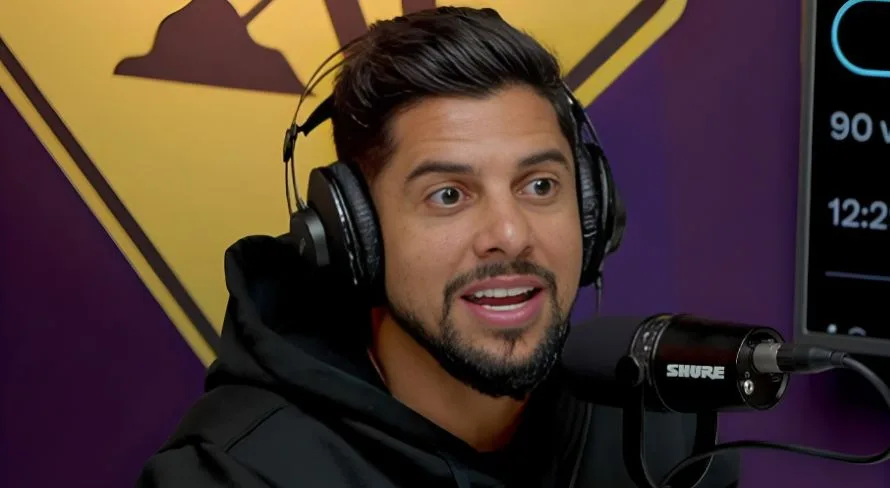 Cicinho aponta técnico com potencial de sucesso na seleção brasileira: “Gostaria de ver”