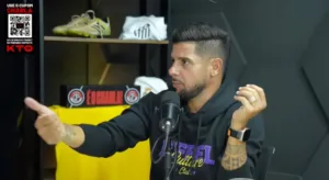 Cicinho não pipoca e diz se houve pênalti em Palmeiras x Santos