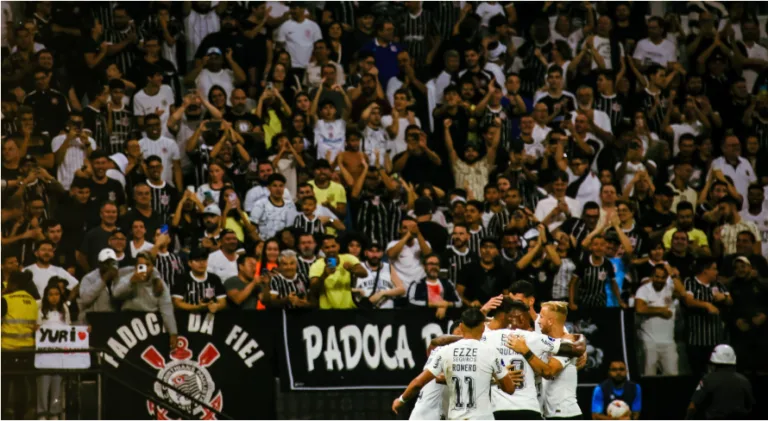 Vessoni aborda liderança no Corinthians após saída de Cássio