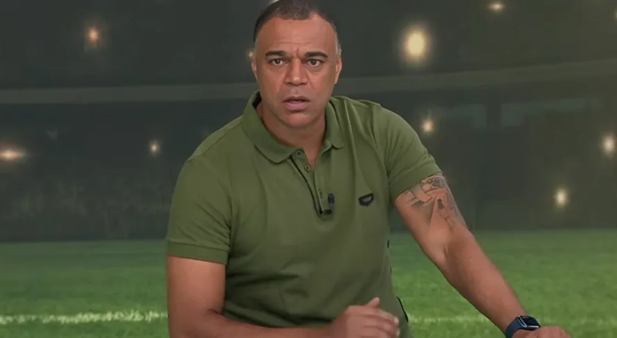 Denílson reprova atitude de torcedores do Flamengo: “Não concordo”