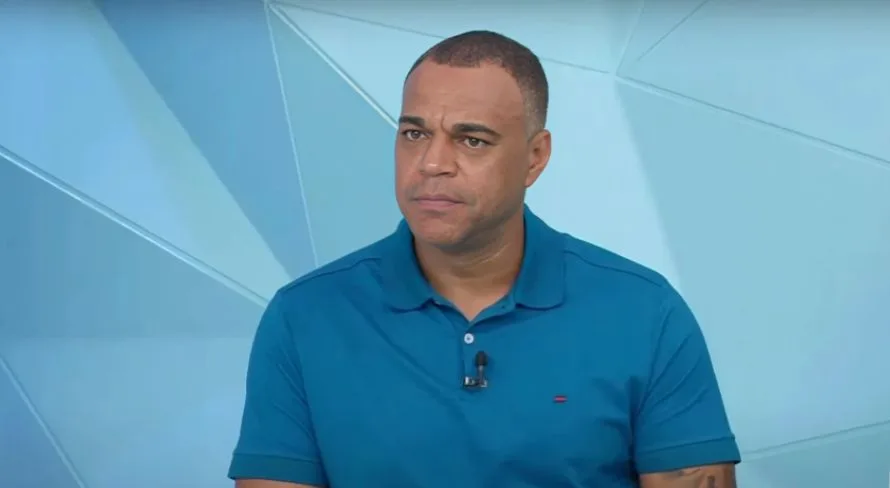 Denílson aponta time “zicado” do futebol brasileiro na Libertadores
