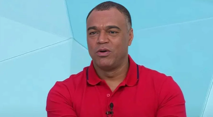 Denílson manda recado para Fernando Diniz e Luciano: “Grandes amizades”