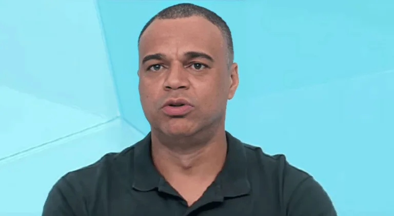 Denílson diz se Carille colocou Abel Ferreira “no bolso” em Santos x Palmeiras