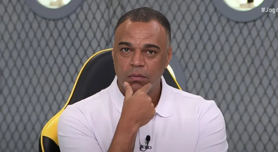 Denílson aponta clube que está passando vergonha no Brasil hoje