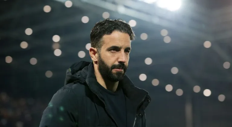 Alvo de Barcelona e Liverpool, técnico do Sporting não garante permanência