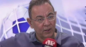 Flávio Prado detona time ‘devedor’ do futebol brasileiro: “Estranho, né?” 