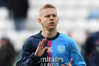 Zinchenko durante treinamentos pelo Arsenal