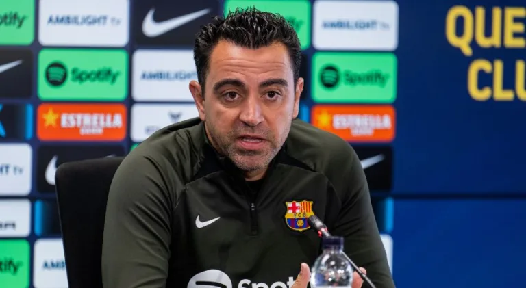 Xavi critica rumores envolvendo sua saída do Barcelona; entenda
