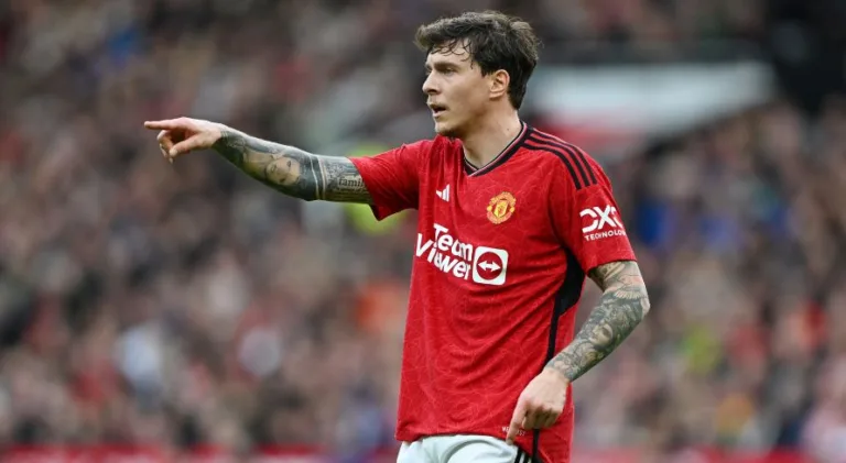 Manchester United tem zagueiro na mira do Galatasaray, da Turquia