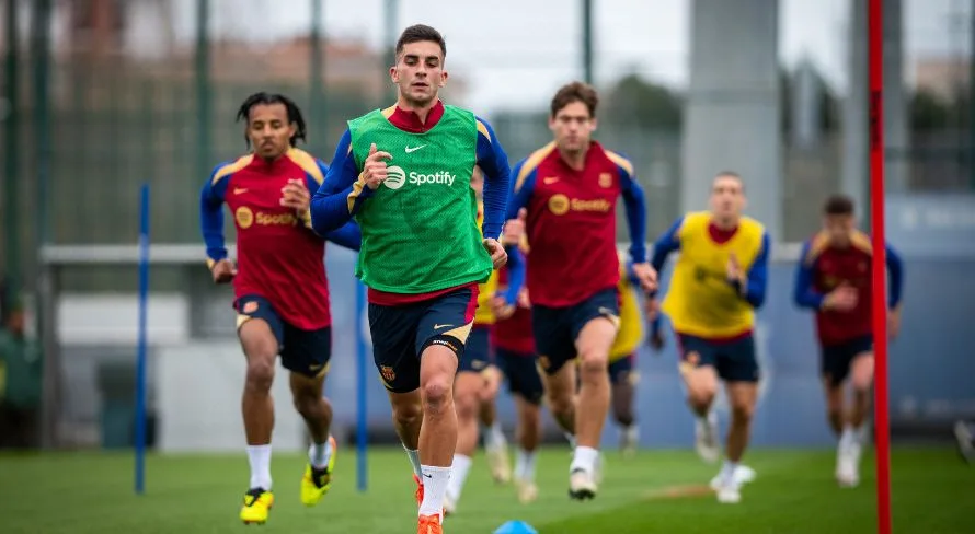 Barcelona tomará medida para evitar provocações de torcedores aos atletas na saída do CT; saiba mais