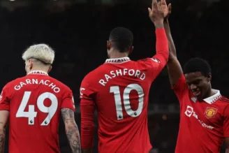 Rashford comemora com Garnacho gol do Manchester United