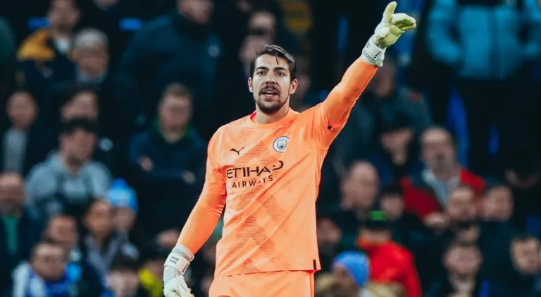 Goleiro Ortega pode deixar o Manchester City; entenda