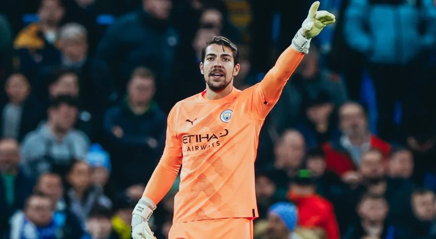 Goleiro Ortega pode deixar o Manchester City; entenda