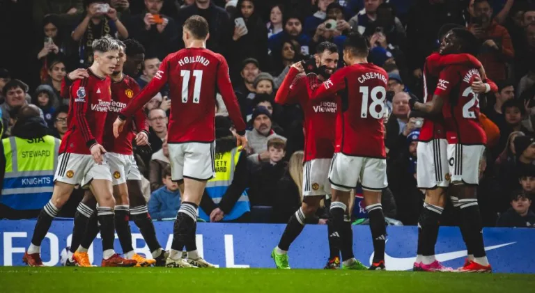 Erik ten Hag defende jogadores do Manchester United após derrota: “Eles têm caráter”
