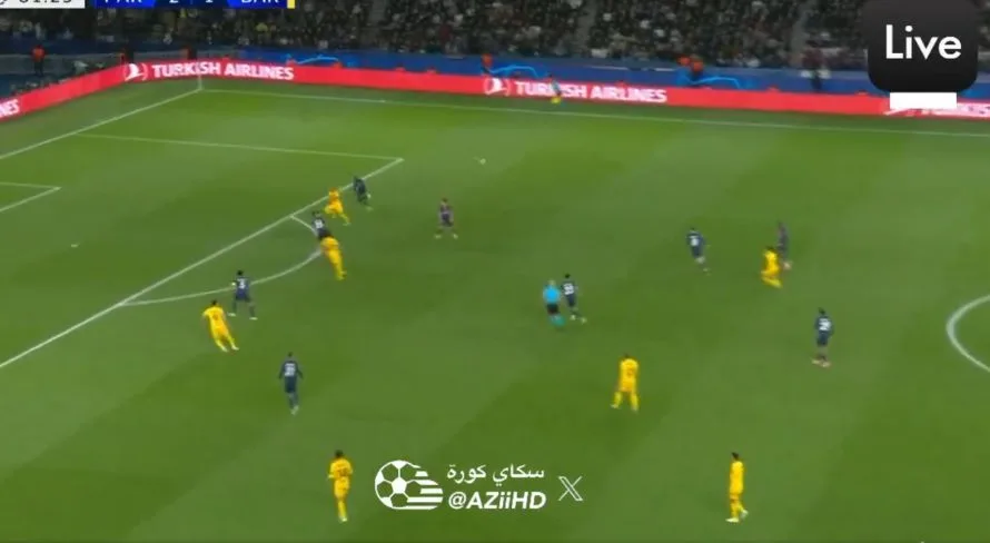 Raphinha faz seu segundo para o Barcelona contra o PSG e empata o jogo na Champions; assista