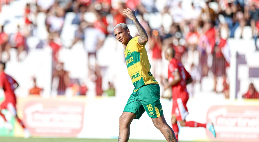 Vessoni destaca interesse de António Oliveira, do Corinthians, em Deyverson