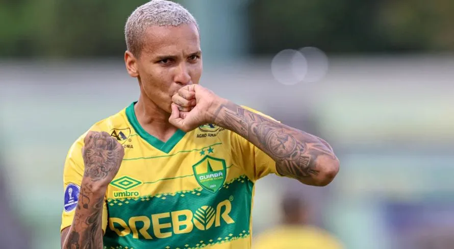 Santos cogita Deyverson e jogador da Ponte Preta para compor elenco