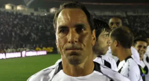 Edmundo elege quatro meias extraordinários do futebol brasileiro