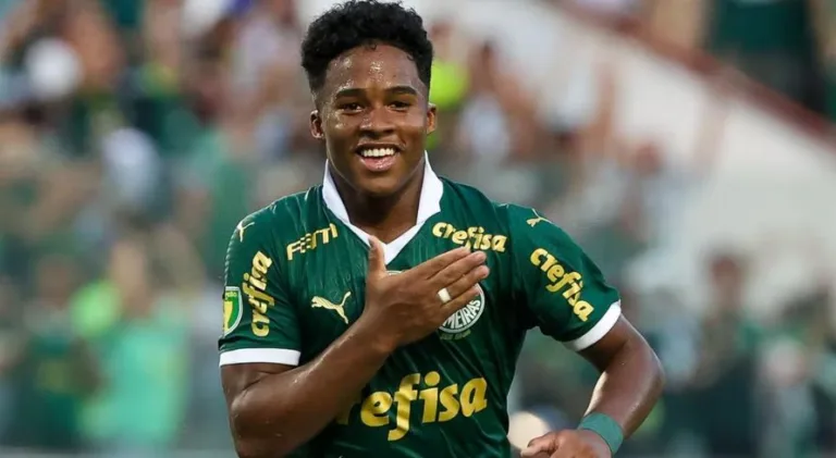 Endrick abre o jogo sobre saída do Palmeiras e indica volta