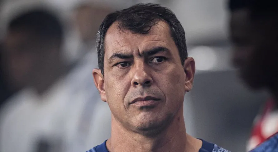 Sormani abre o jogo sobre rótulo de “retranqueiro” de Fábio Carille no Santos