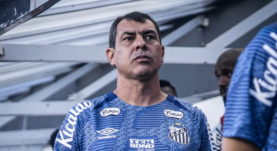 Santos anuncia a saída de atacante pouco aproveitado por Carille