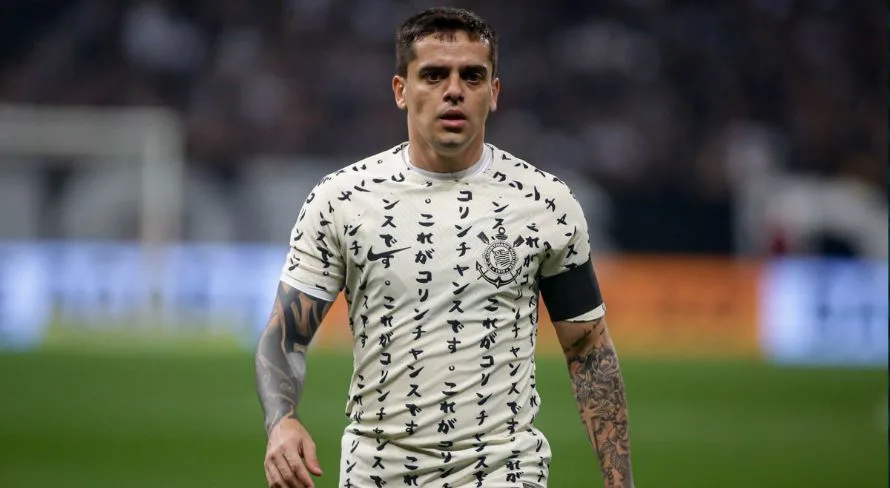 Rivellino rechaça status de Fagner no Corinthians e cita outro jogador rotulado de “violento”