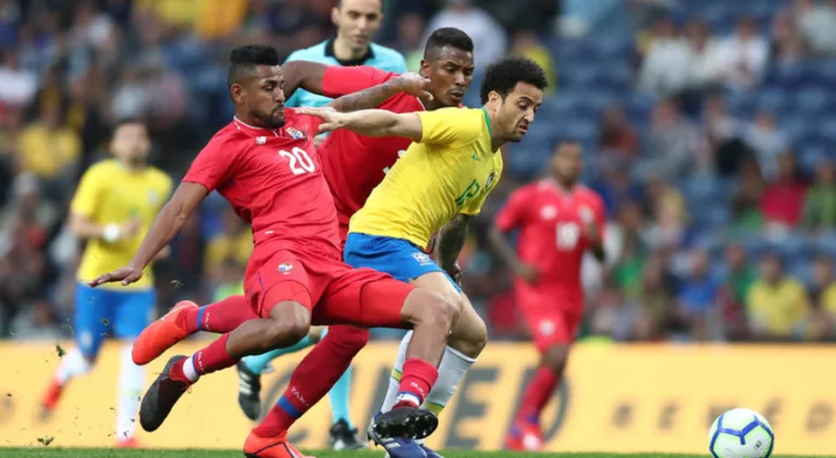 Massini aborda posicionamento de Felipe Anderson no Palmeiras