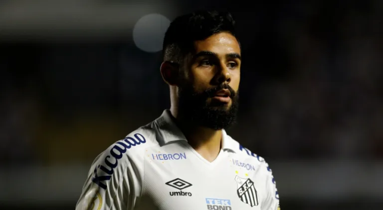 Santos anuncia rescisão contratual de Felipe Jonatan