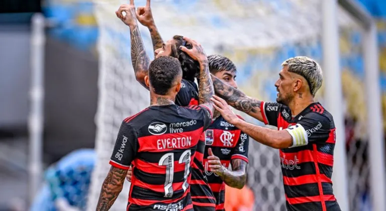 Flavio Prado vê time “em patamar inferior” ao Flamengo no Brasil: “Prateleiras diferentes”