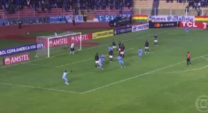 Torcedores do Flamengo cobram três saídas após derrota na Libertadores; veja nomes