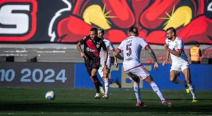 Jornalista fala em investigação do árbitro em lance de pênalti em Atlético-GO e Flamengo