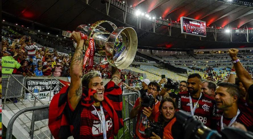 Casagrande elege Flamengo, Palmeiras e mais três clubes favoritos na Copa do Brasil 