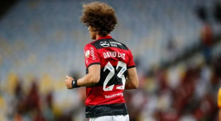 RMP aponta jogador “cota Daniel Alves” no Flamengo de Tite