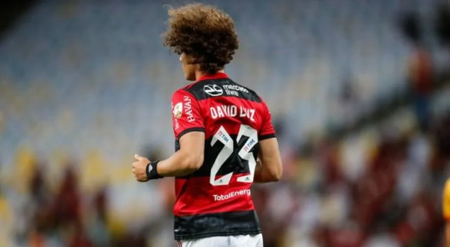 RMP aponta jogador “cota Daniel Alves” no Flamengo de Tite