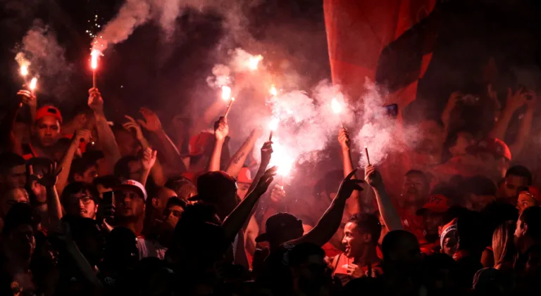Mauro Cezar aponta melhor modelo para construção de estádio do Flamengo