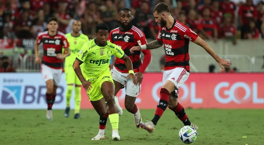 Vampeta aponta quem pode desbancar Palmeiras e Flamengo na temporada