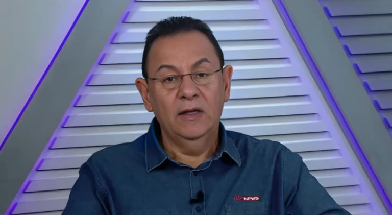 Flavio Prado aponta craque brasileiro “blindado” em campo: “Não pipoca”