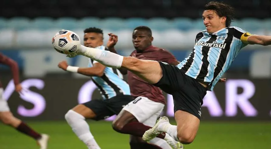 Grêmio hoje tem dois jogadores na lista de mais títulos com a camisa do clube