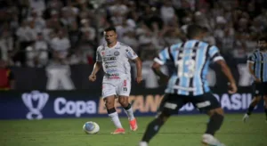 Grêmio fica no empate contra o Operário em um jogo equilibrado na Copa do Brasil