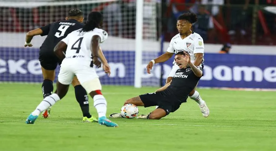 Botafogo não suporta a altitude e é derrotado pela LDU na Libertadores