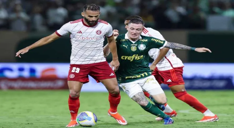 Internacional supera pênalti perdido e vence o Palmeiras com a ‘lei do ex’ no Brasileirão