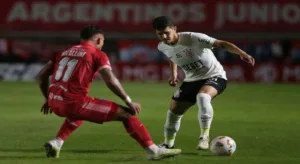 Corinthians é derrotado pelo Argentinos Juniors na Sul-Americana e contabiliza terceiro revés consecutivo