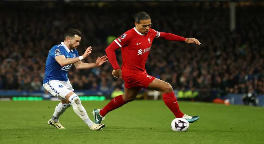 Dominante, Everton supera o Liverpool na Premier League