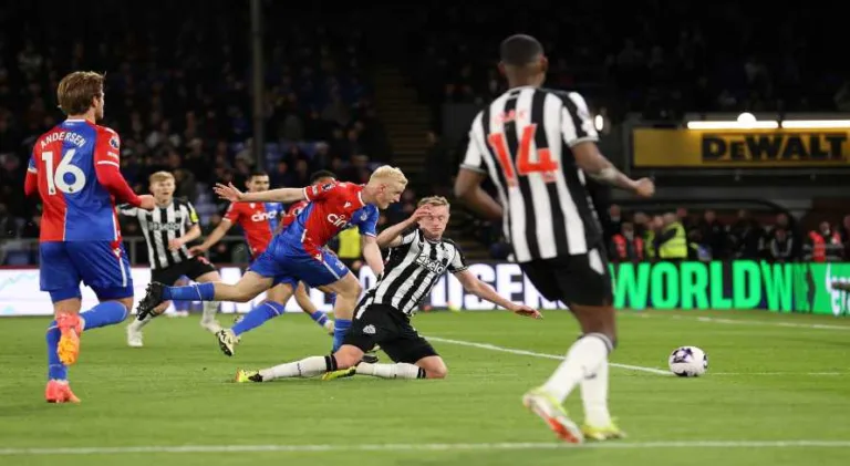 Crystal Palace investe no ataque para derrotar o Newcastle na Premier League