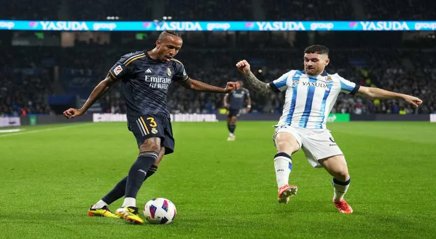 Real Madrid vence o Real Sociedad e segue na liderança da La Liga