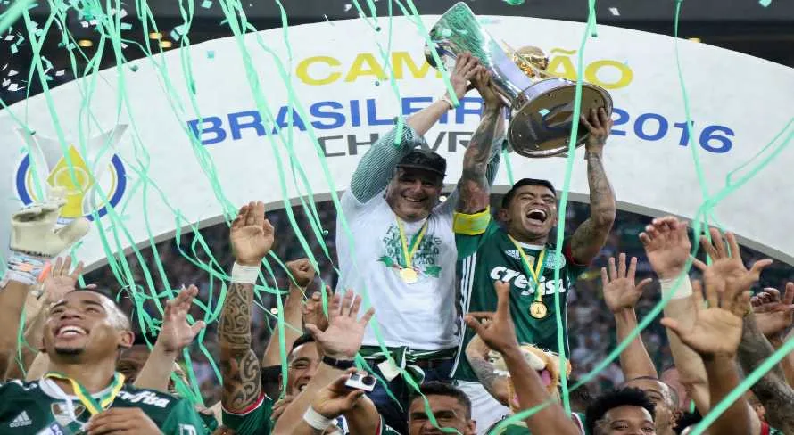 Ex-presidente do Palmeiras ironiza John Textor, do Botafogo: ‘1º de abril!’