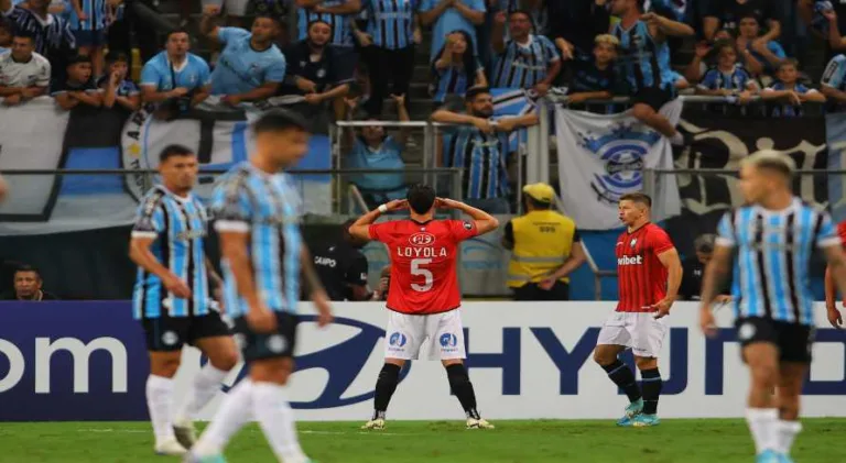 Grêmio ‘dá vexame’ e é derrotado pelo Huachipato na Libertadores