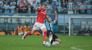 Mauro Cezar aponta “sumiço” de jogadores decisivos em clube do Brasileirão: “Ainda não decolou”