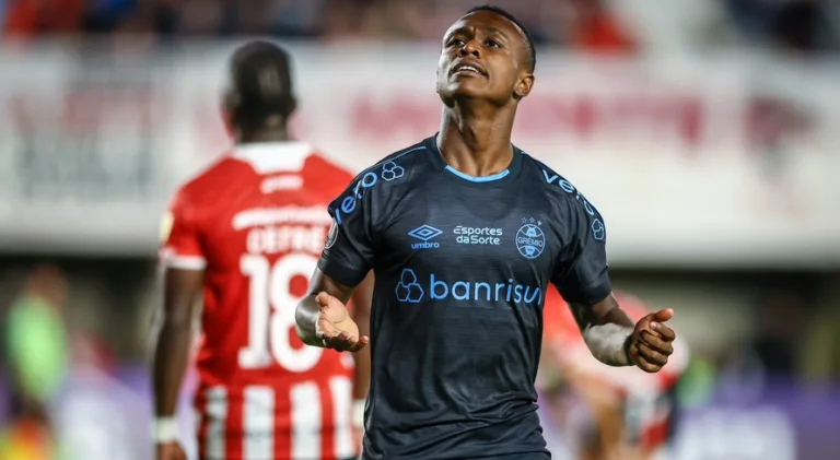 Galvão Bueno comemora vitória brasileira na Libertadores: “Está de volta”